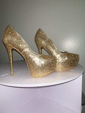 Charlotte Russe Gold Glitter Platform Stiletto Pumps